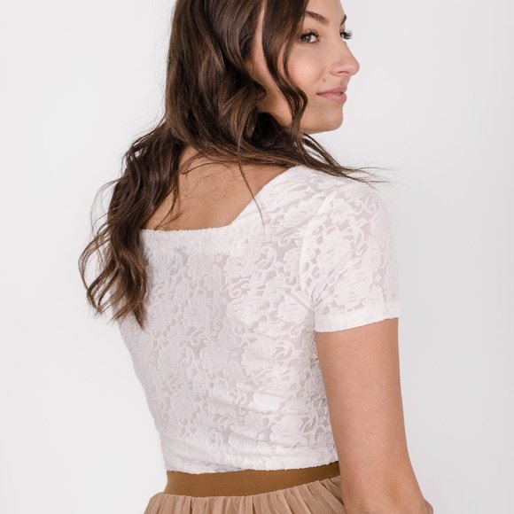 Beige sweater lace fabric with sweetheart neckline - Picture 2 of 2